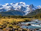 Cerro Tronador em Bariloche com geleiras, vale patagônico e rio de montanha
